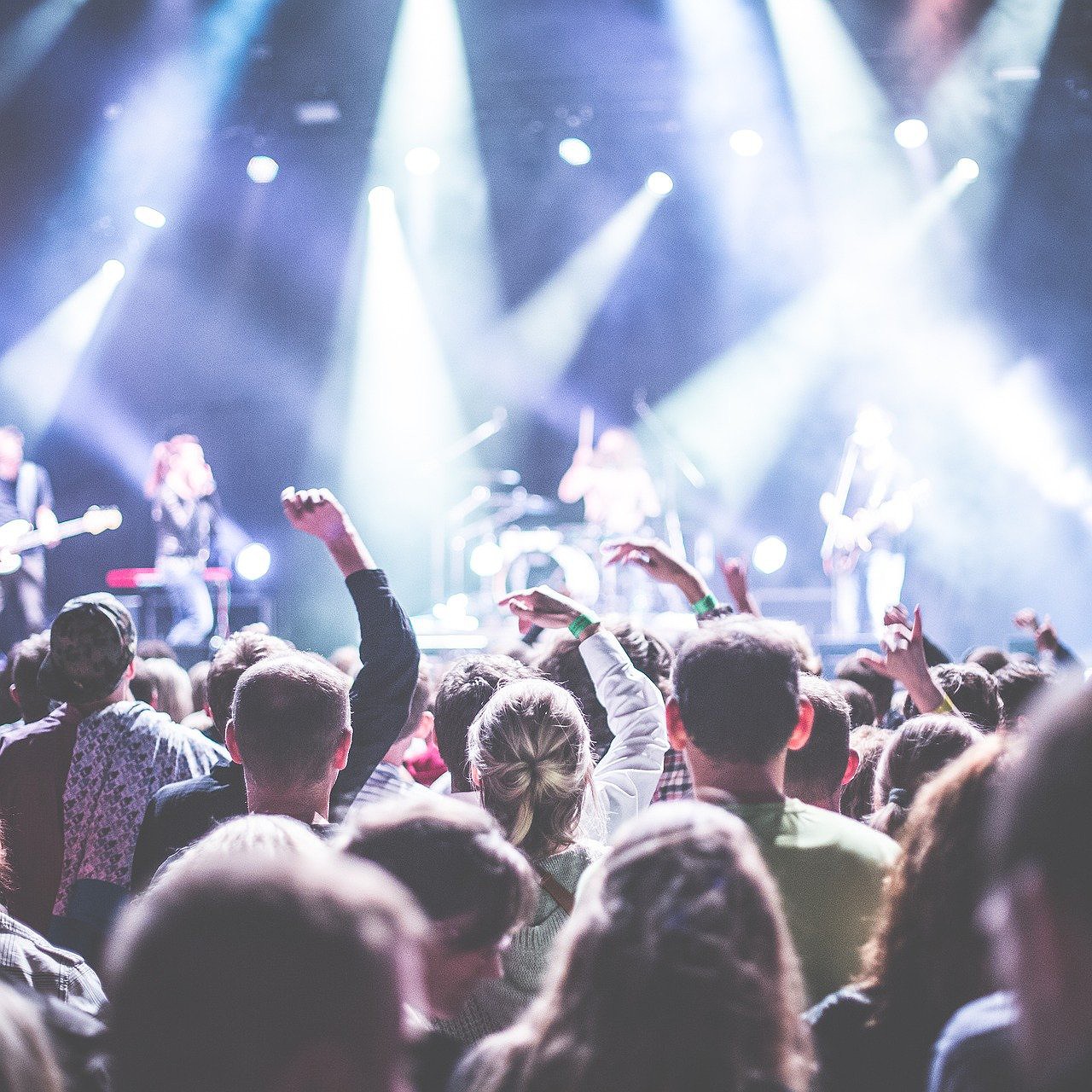 Semana musical e nos palcos cariocas destaque para o rock