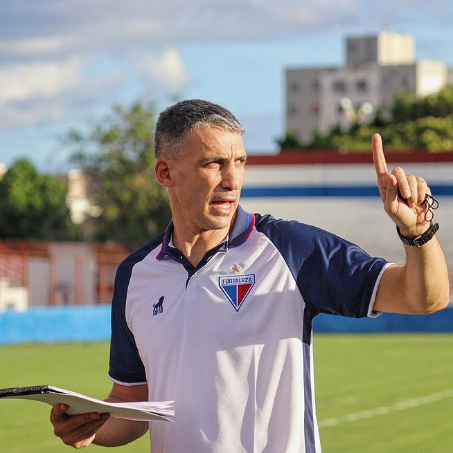 A dança das cadeiras dos técnicos no futebol brasileiro