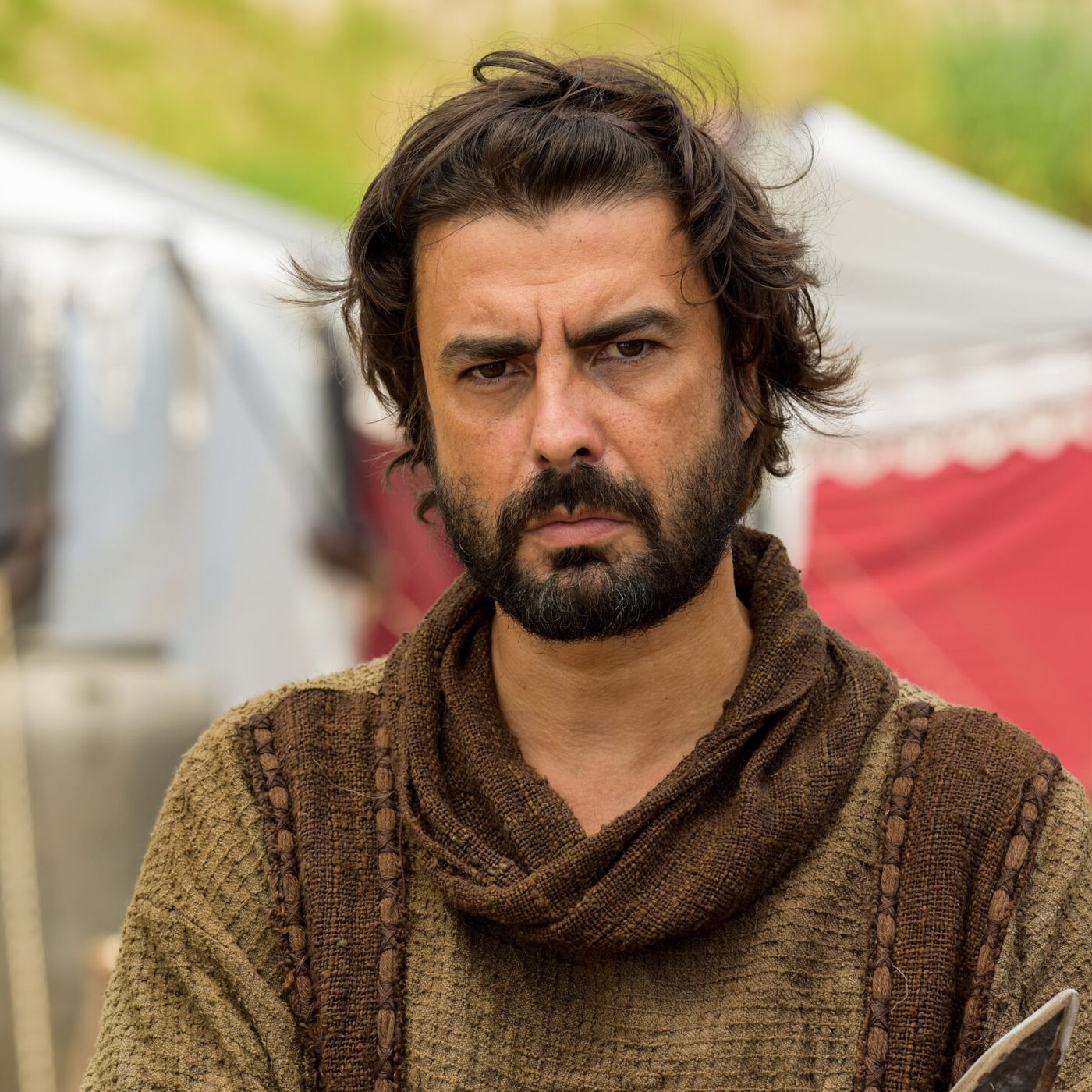 LEV&Iacute;, SERVICIO ABNEGADO