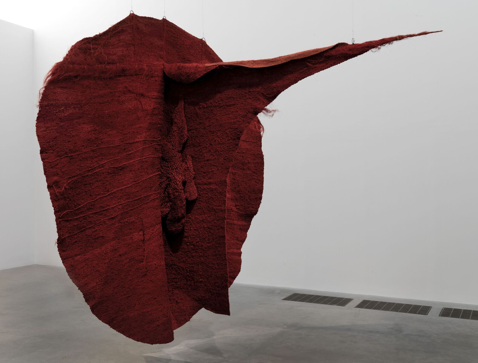 Magdalena Abakanowicz: Every Tangle of Thread and Rope - Exhibition at Tate Modern