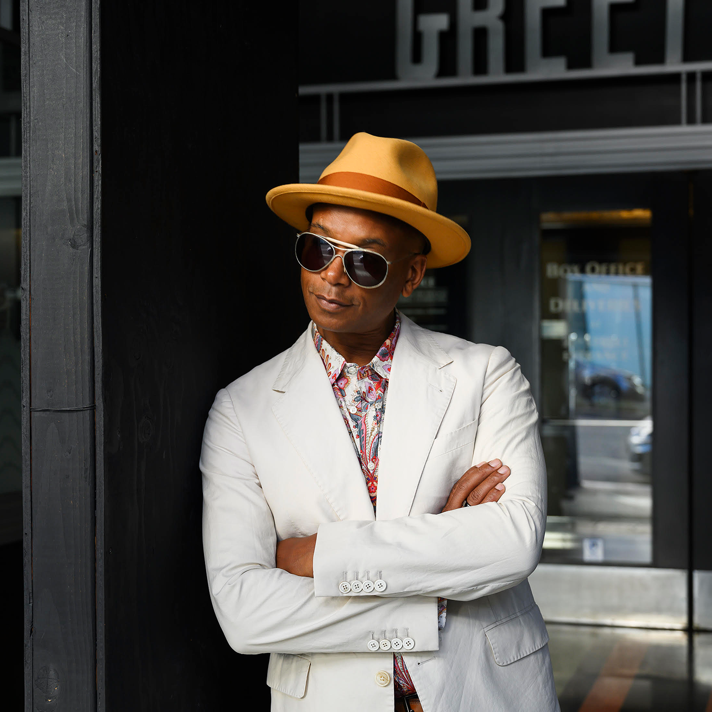 Move to the edge, Declare it centre with Everett Harper