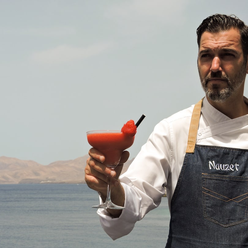 Charlamos de Gastronomía con Nauzet Santana, chef, del Restaurante Puerto Bahía y chef ejecutivo de Finca Testeina, lugar para celebración de eventos