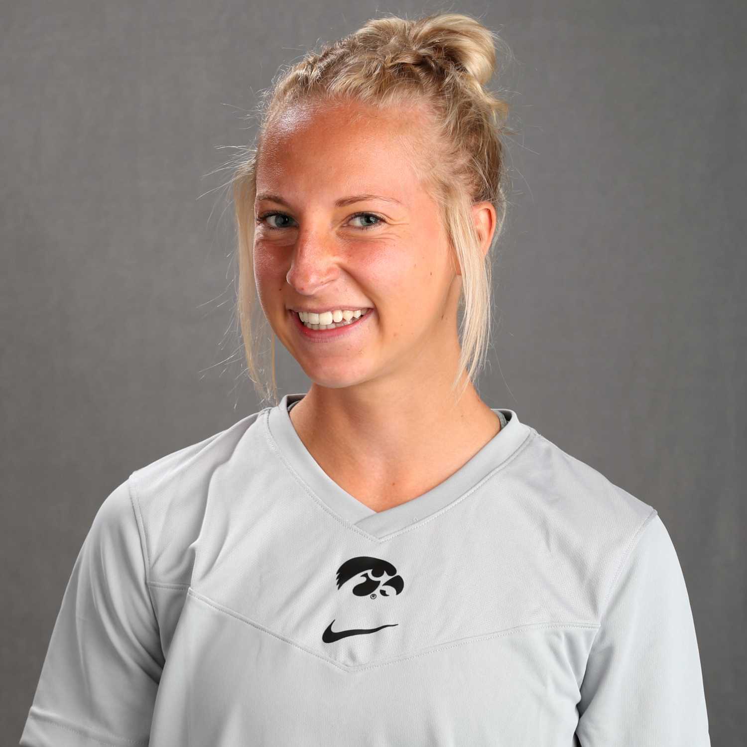 #147- Sam Cary: Kicking It With A College Athlete - Iowa Women's Soccer Captain Shares All