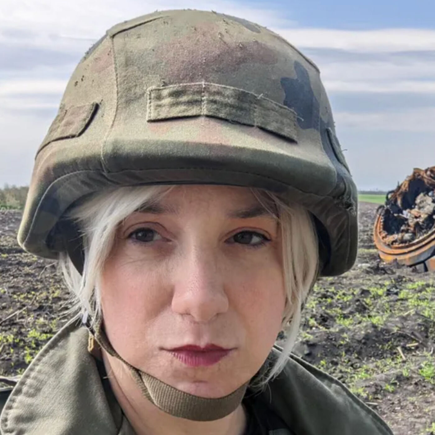 UKRAINE 2 4 2 :SARAH ASHTON CIRILLO: AMERCIAN TRANSGENDER WOMAN ON THE FRONT IN DONBAS