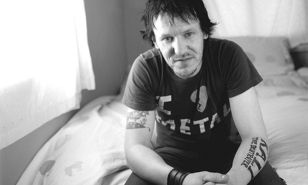 ⁣Elliott Smith: quem canta, os seus males aproxima?