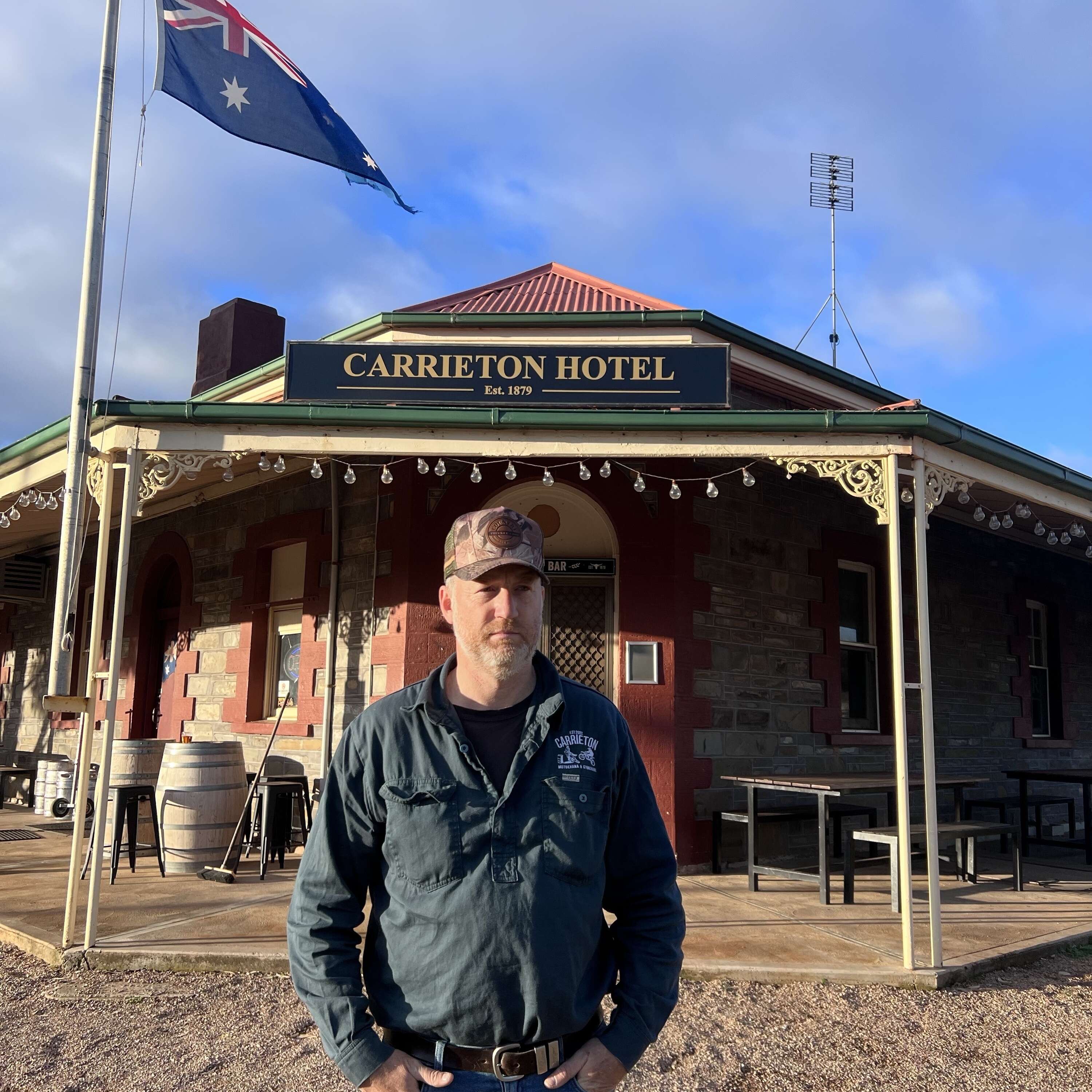 HD9 - Steve Watson - talks Army and RAAF service to becoming a bush publican