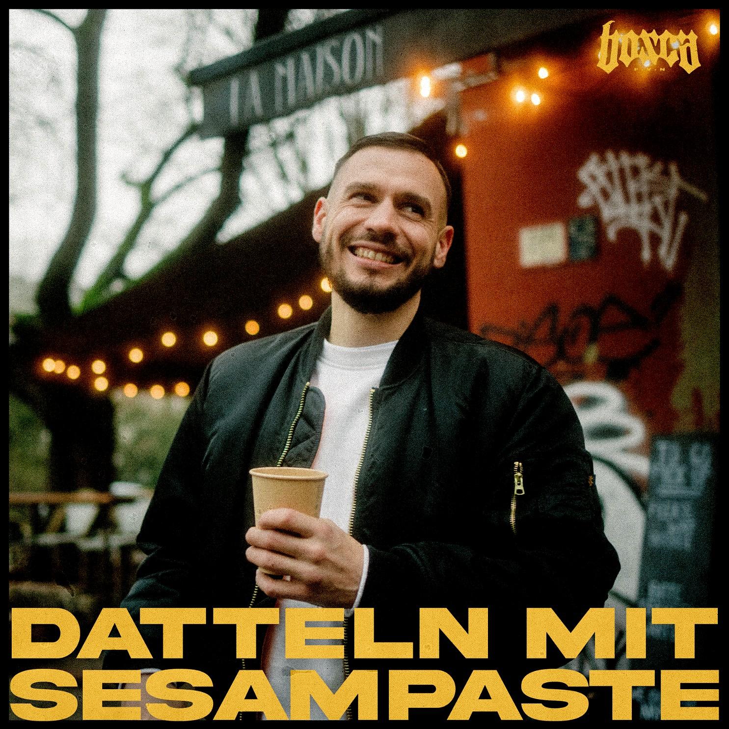 Datteln mit Sesampaste 