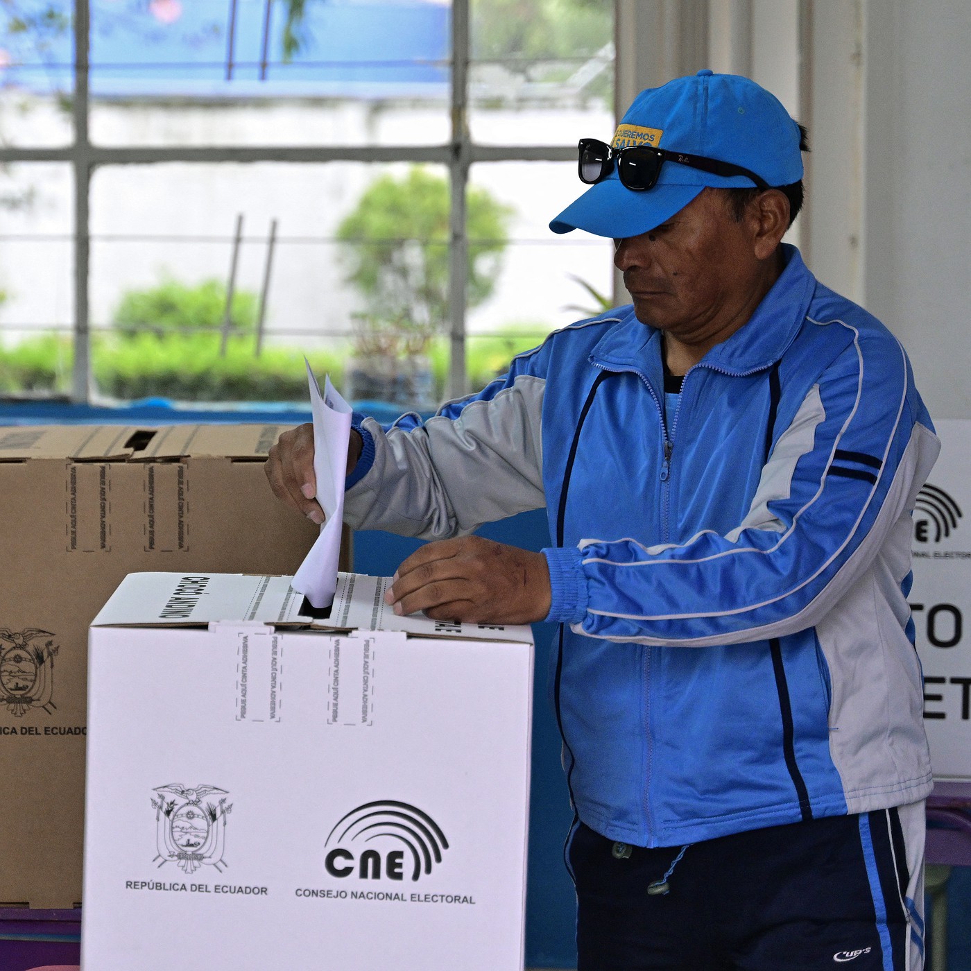 Equatorianos vão às urnas neste domingo em pleito antecipado após assassinato de candidato