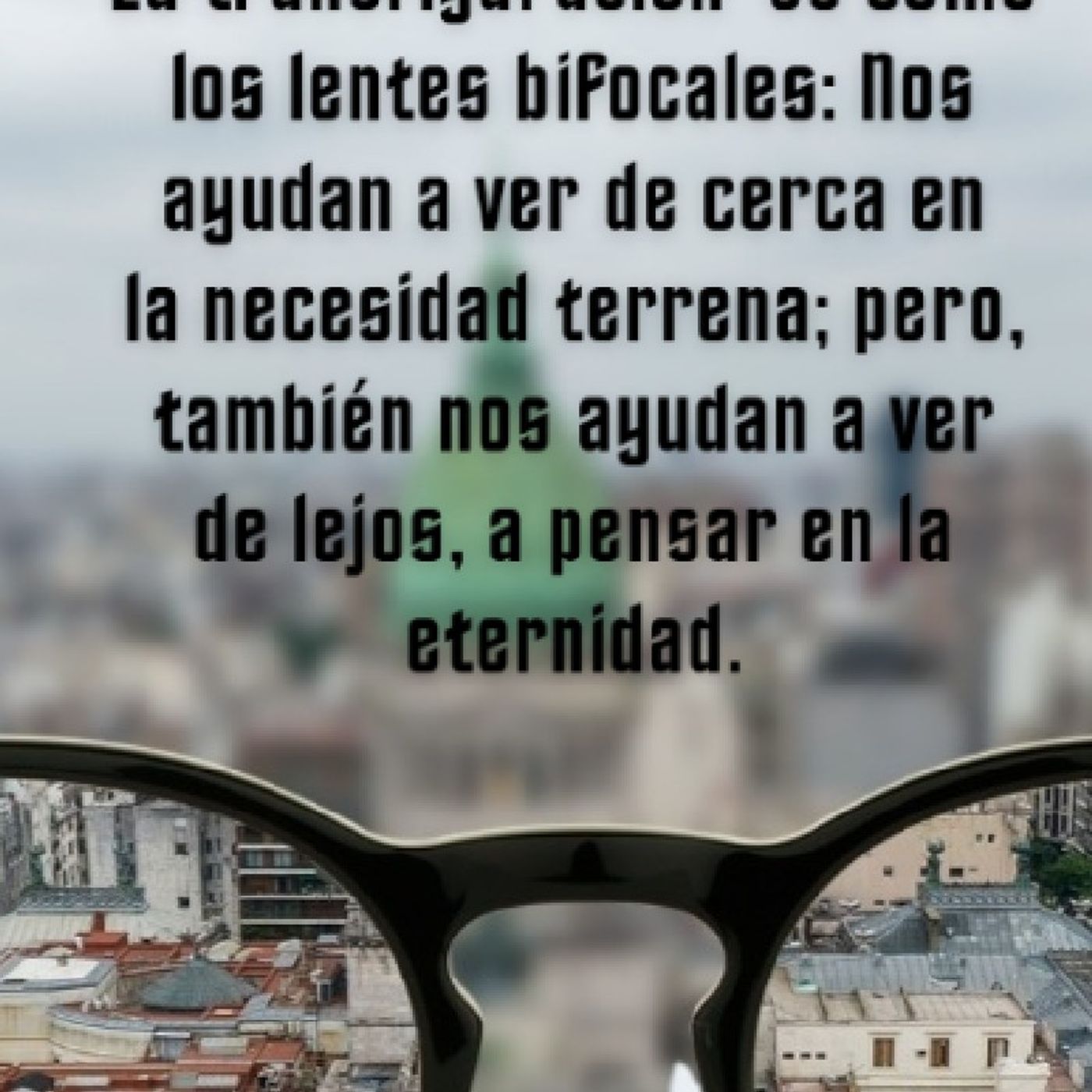 ⁣El padre nos muestra la credencial de su hijo. podcast de Fray. Saúl Benavides