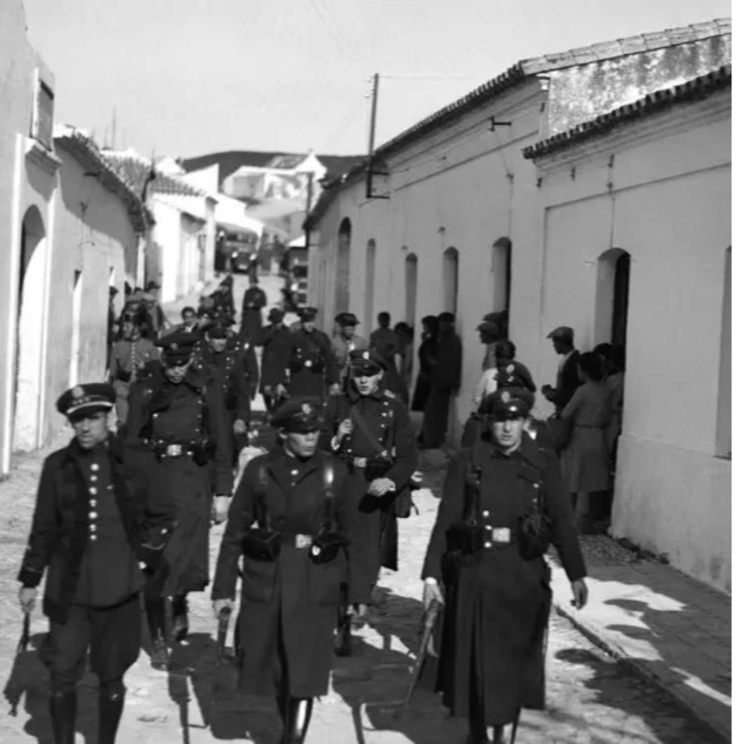 ⁣10. MI ABUELA ANGELITA. EL BIENIO “NEGRO”. CASAS VIEJAS.