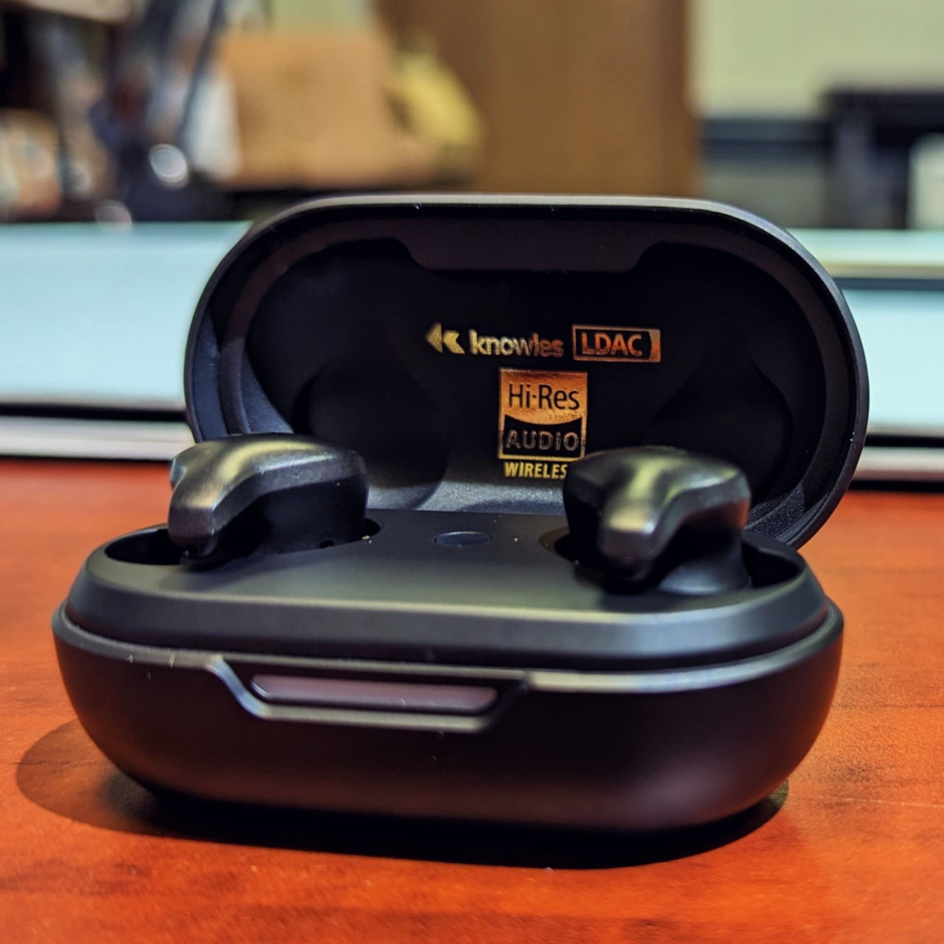 Tozo Golden X1: Affordable High Quality Earbuds with Excellent Battery