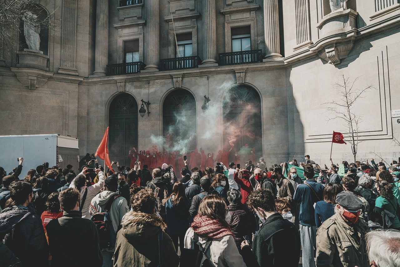 Perché è importante manifestare nei luoghi pubblici?