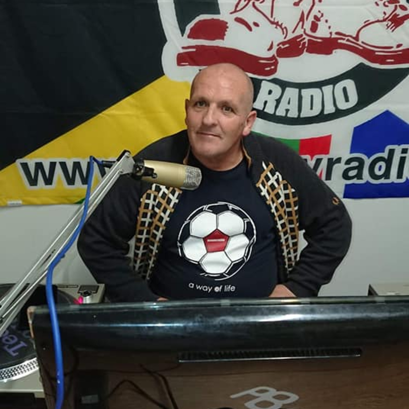 Boots N Braces With Mick Moldie Reynolds​ AkA Dj Moldie On Boot Boy Radio​ 17th August 2023 On bootboyradio.net