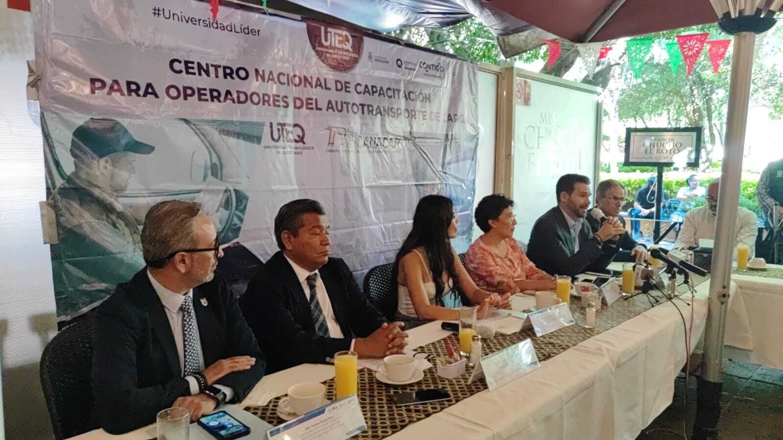 Anuncian creación del Centro Nacional de Capacitación para Operadores del Autotransporte de Carga