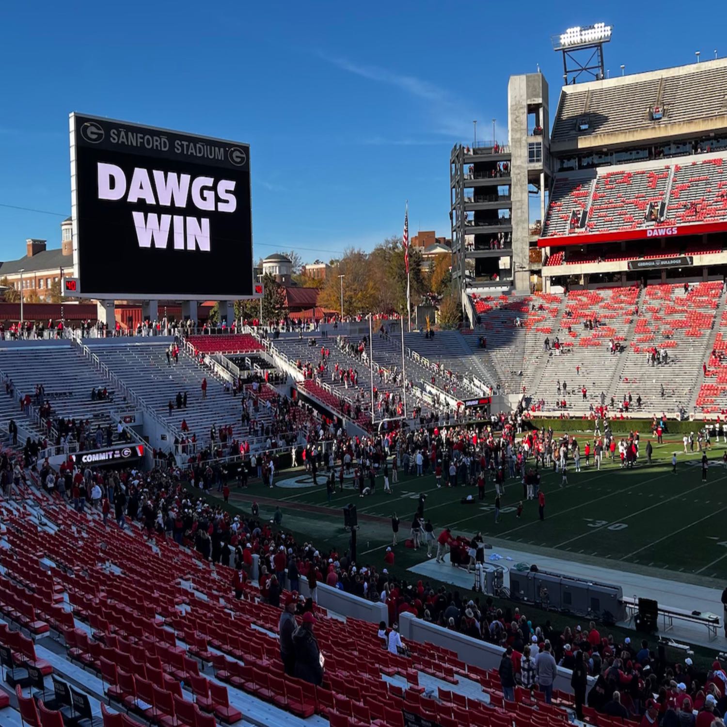 ⁣What's New with the Dawgs & a Season Opener Preview – The Pilot Episode