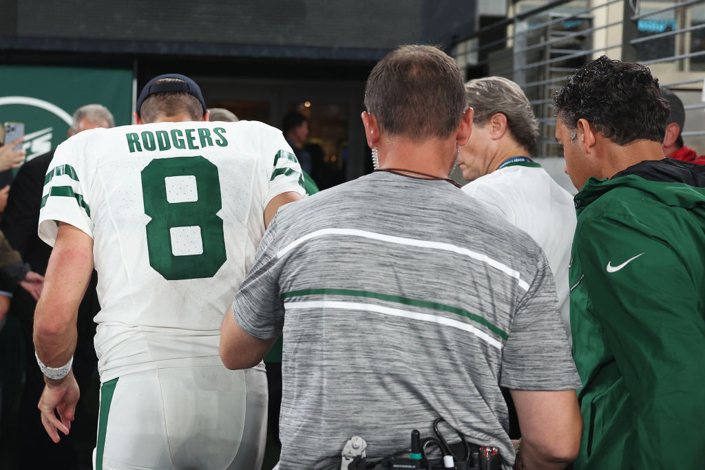 Twins fall and so does Aaron Rodgers in his Jets debut.