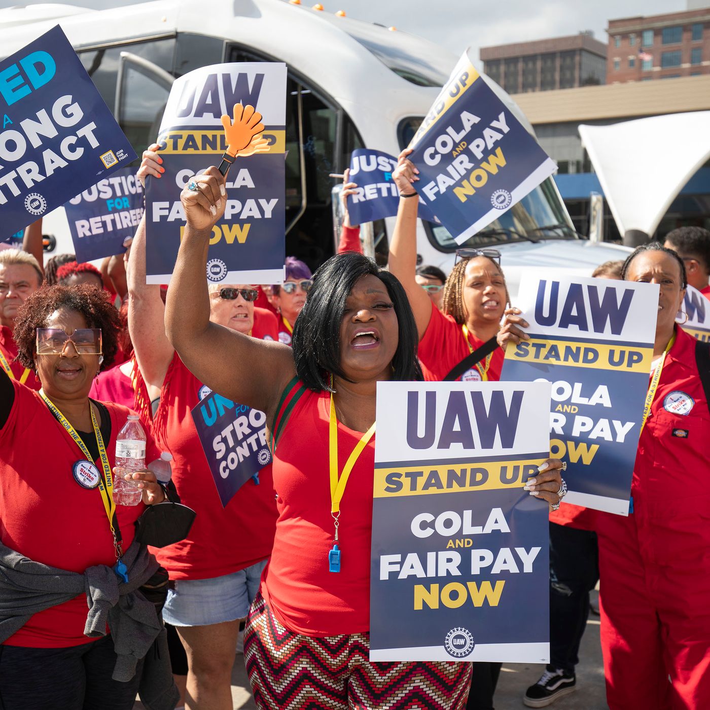 ⁣UAW Strike update: More auto plants to join 'stand-up' strike