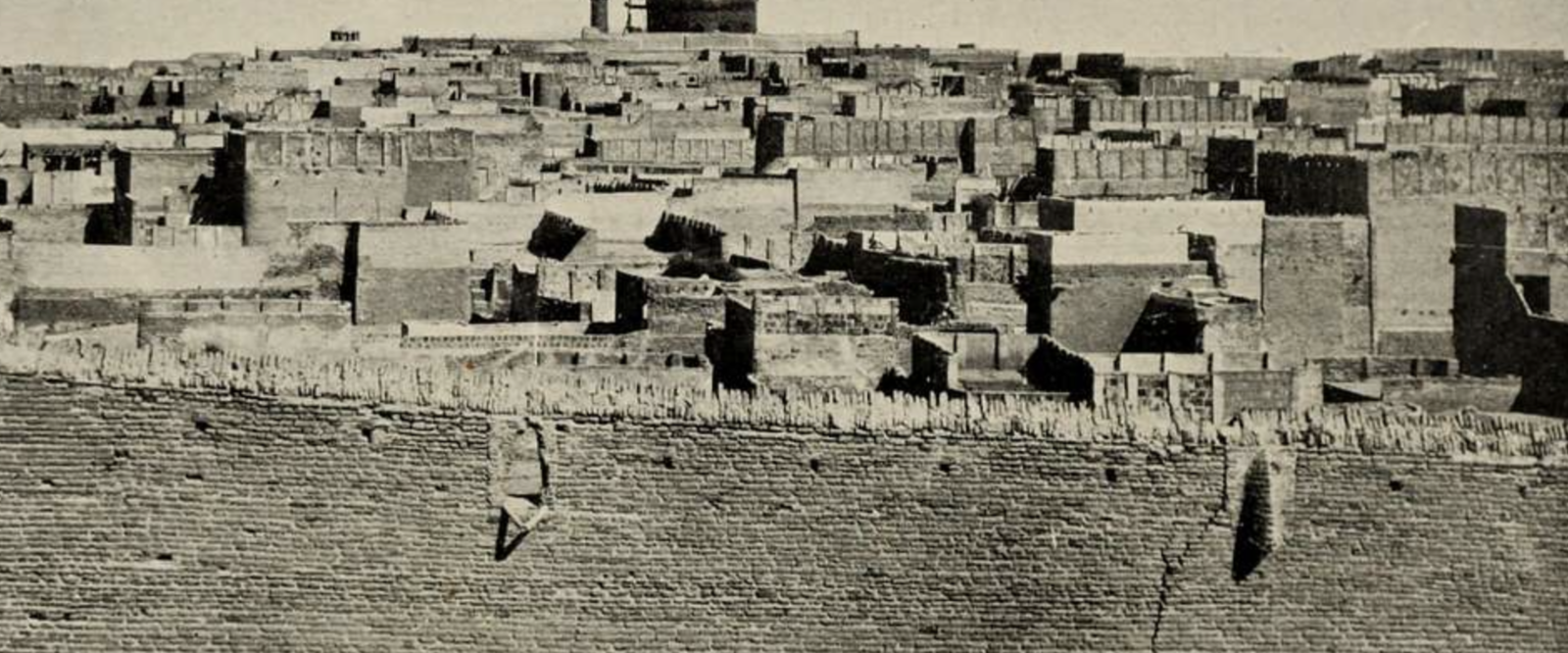 ⁣RANSACKED AND ABANDONEDED IRAQ: 2/8: A Stranger in Your Own City: Travels in the Middle East's Long War by  Ghaith Abdul-Ahad