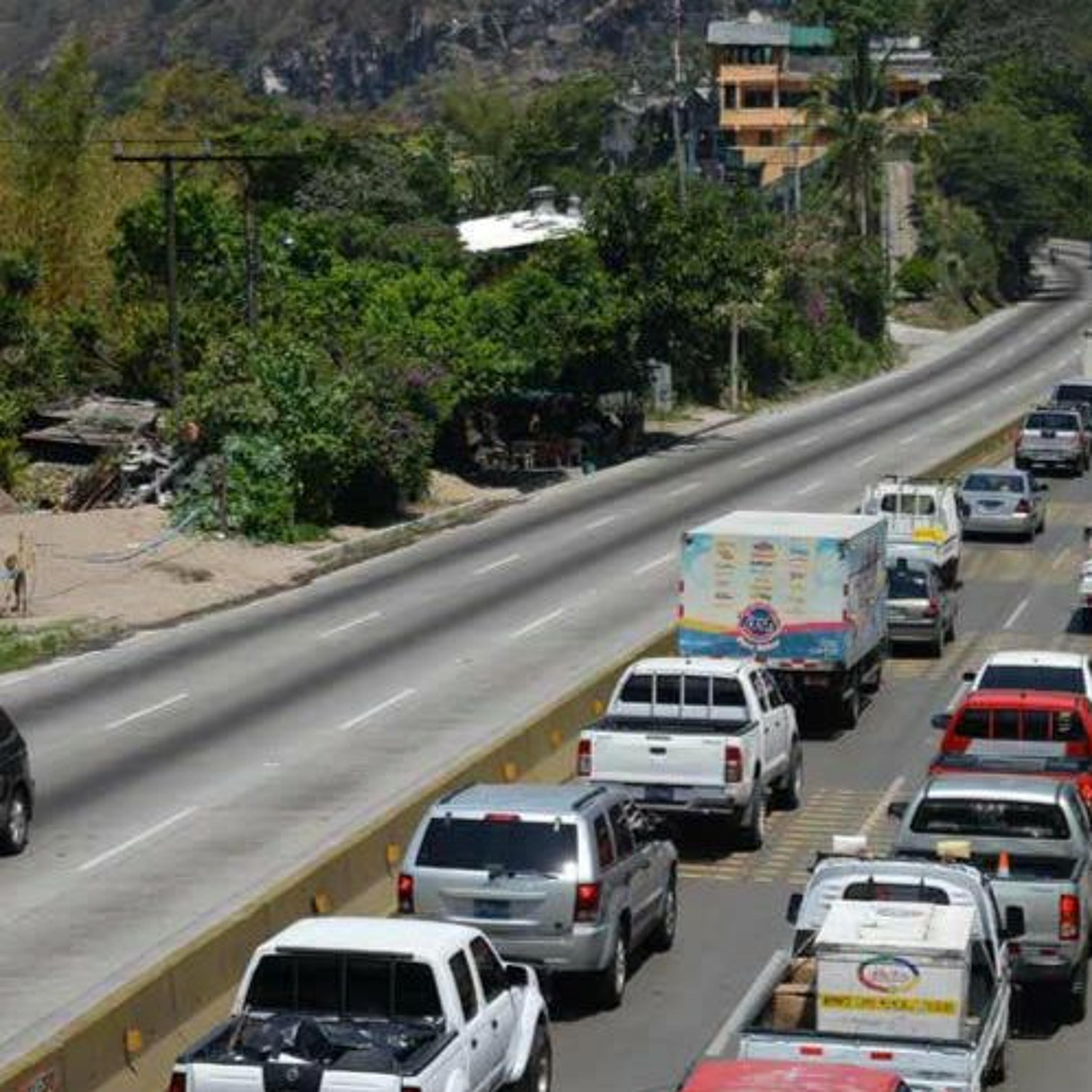 ⁣Alto al estrés por sobrecarga vehicular