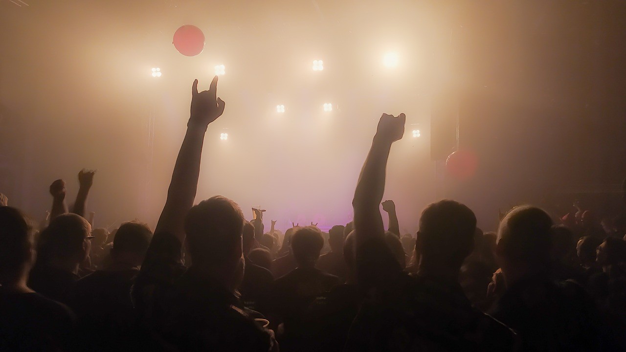 ⁣Kirche und Metal? Lordis „Hard Rock Hallelujah“