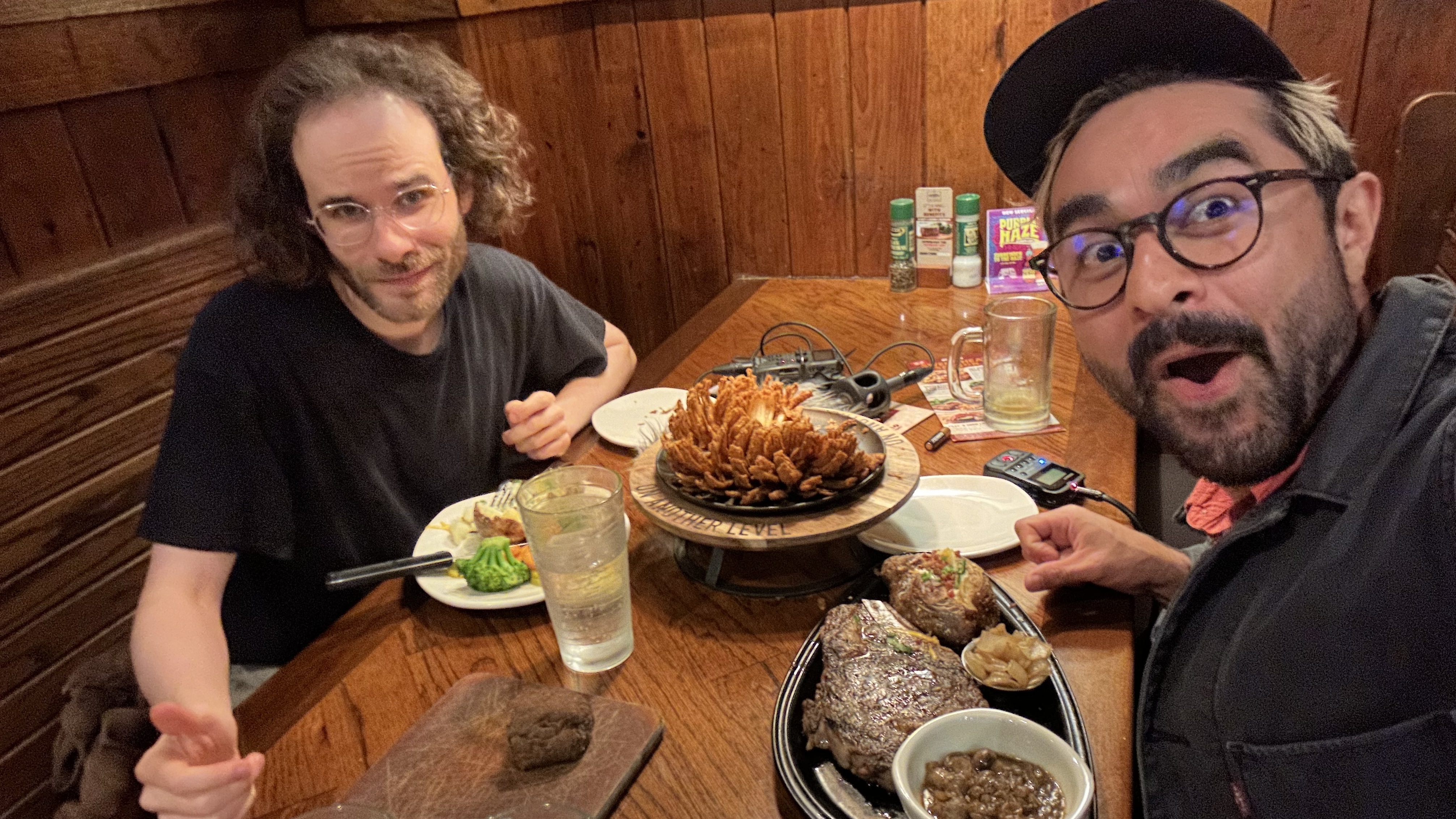 ⁣Chasing the American Dream at Outback Steakhouse