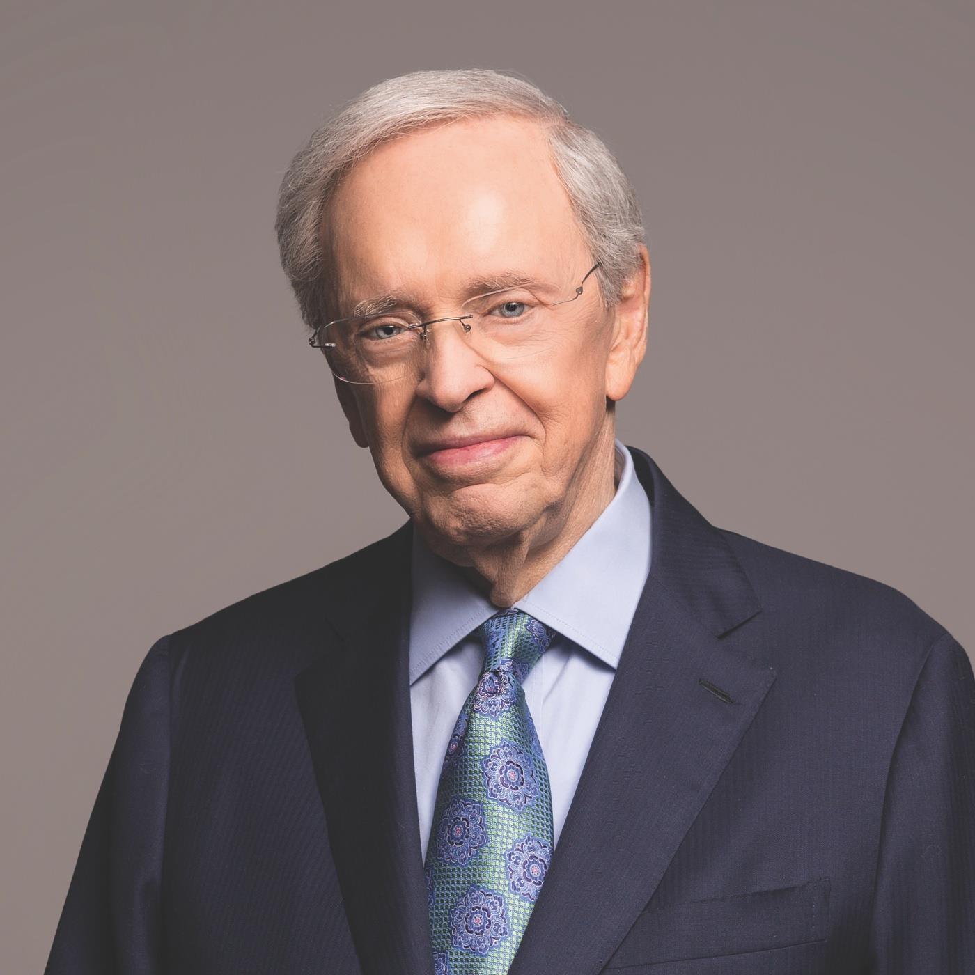 En Contacto con el Dr. Charles Stanley on Oneplace.com 