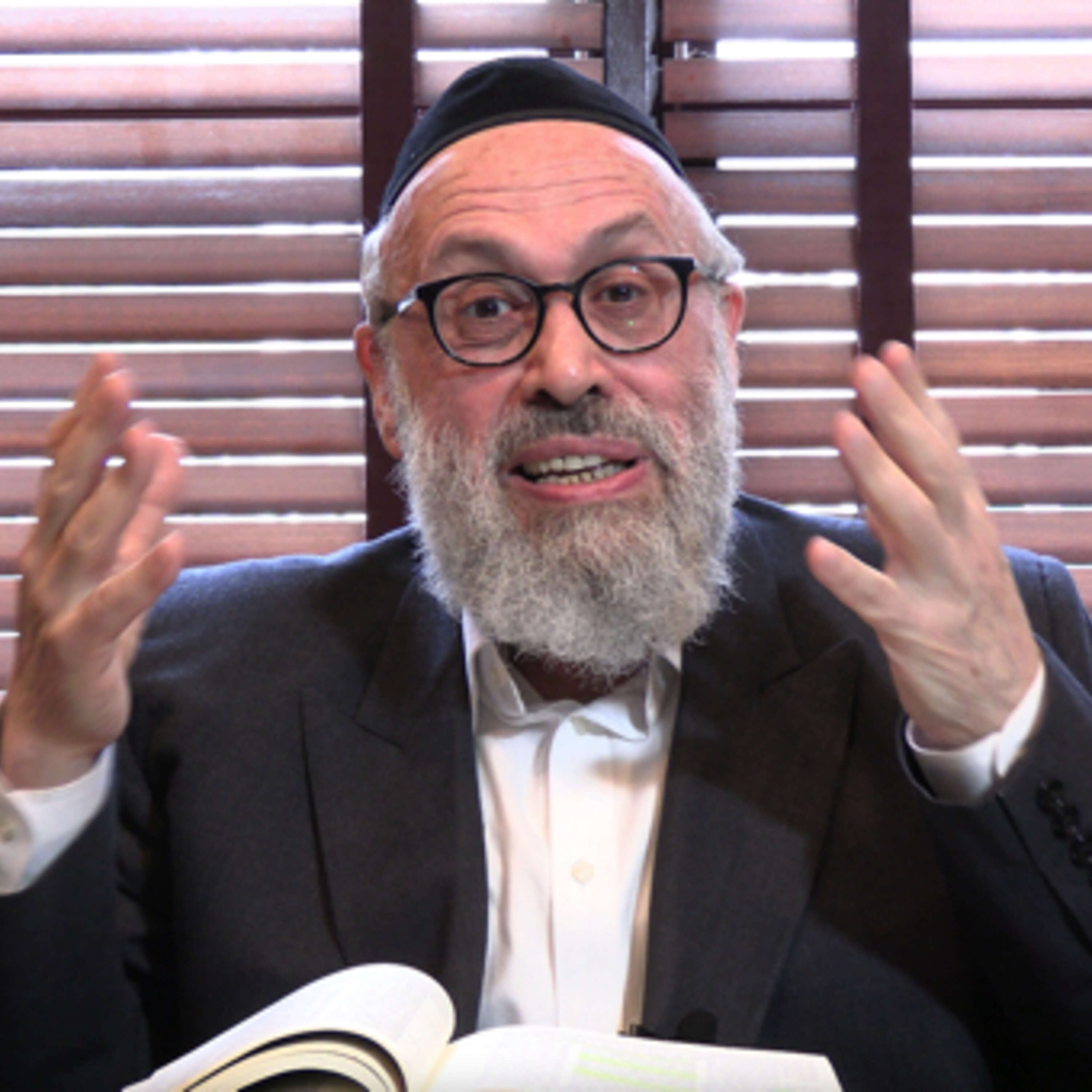 ⁣Parshas Nitzavim – The President’s Handshake – Rabbi Yaakov Yosef Reinman