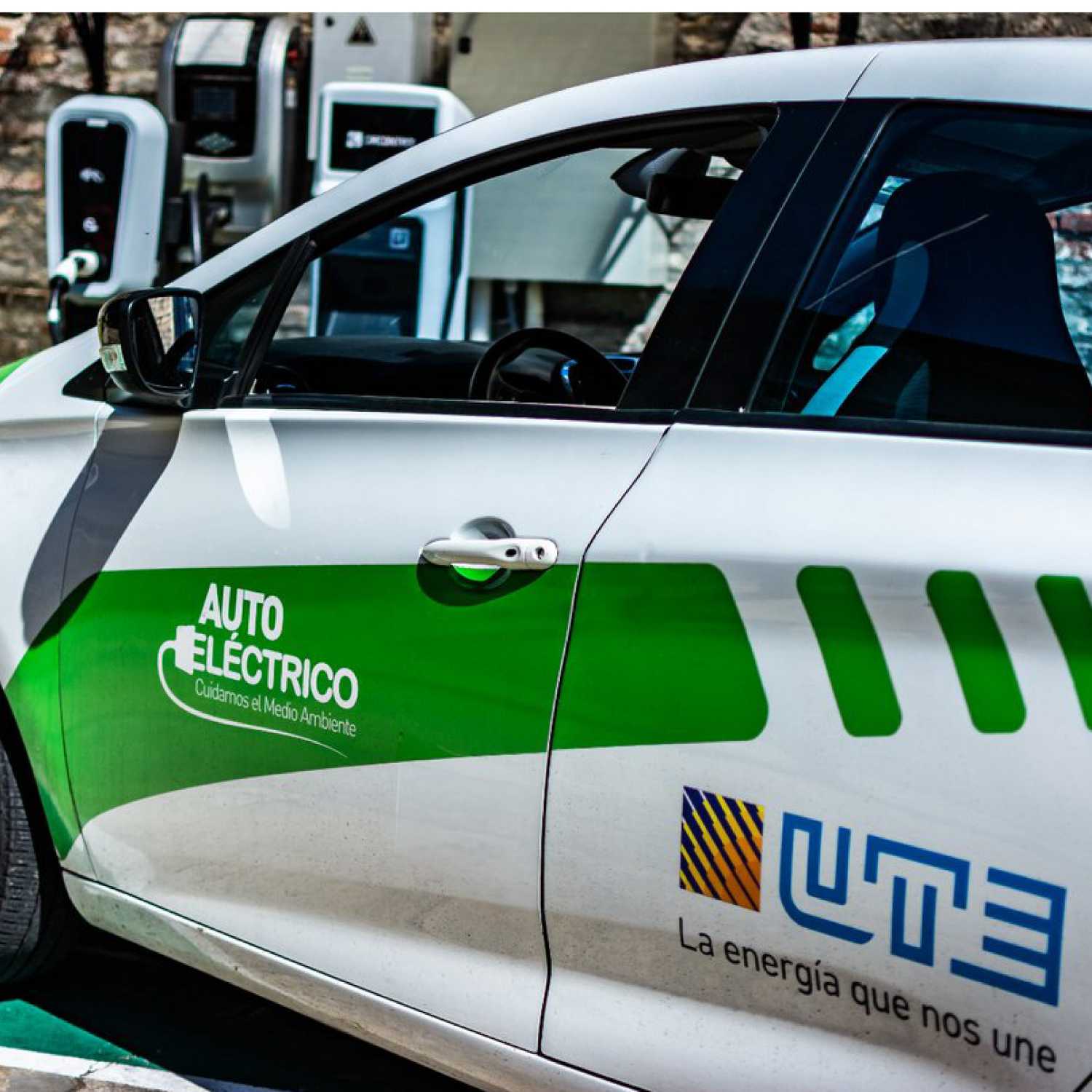 MOVILIDAD ELÉCTRICA - UTE - BUENVIVIR