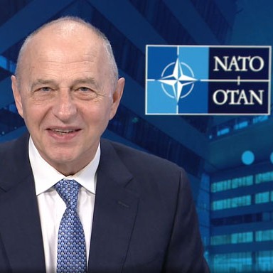 ⁣Secretarul general adjunct al NATO, Mircea Geoană, la Conferința Noile Amenințări și Comunicații Securizate