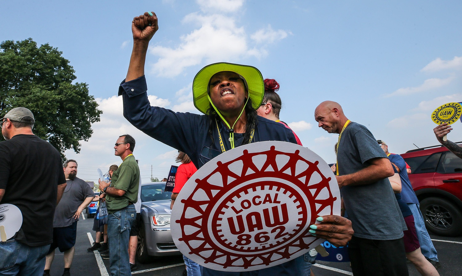 Thousands hit the highways for Labor Day weekend | Some experts say Ford's proposal that was rejected by UAW could be built upon