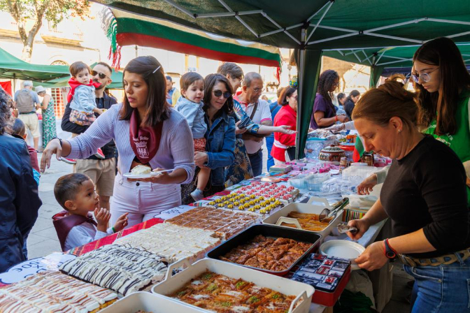 ⁣Nadie en la 'glorieta' se siente extranjero