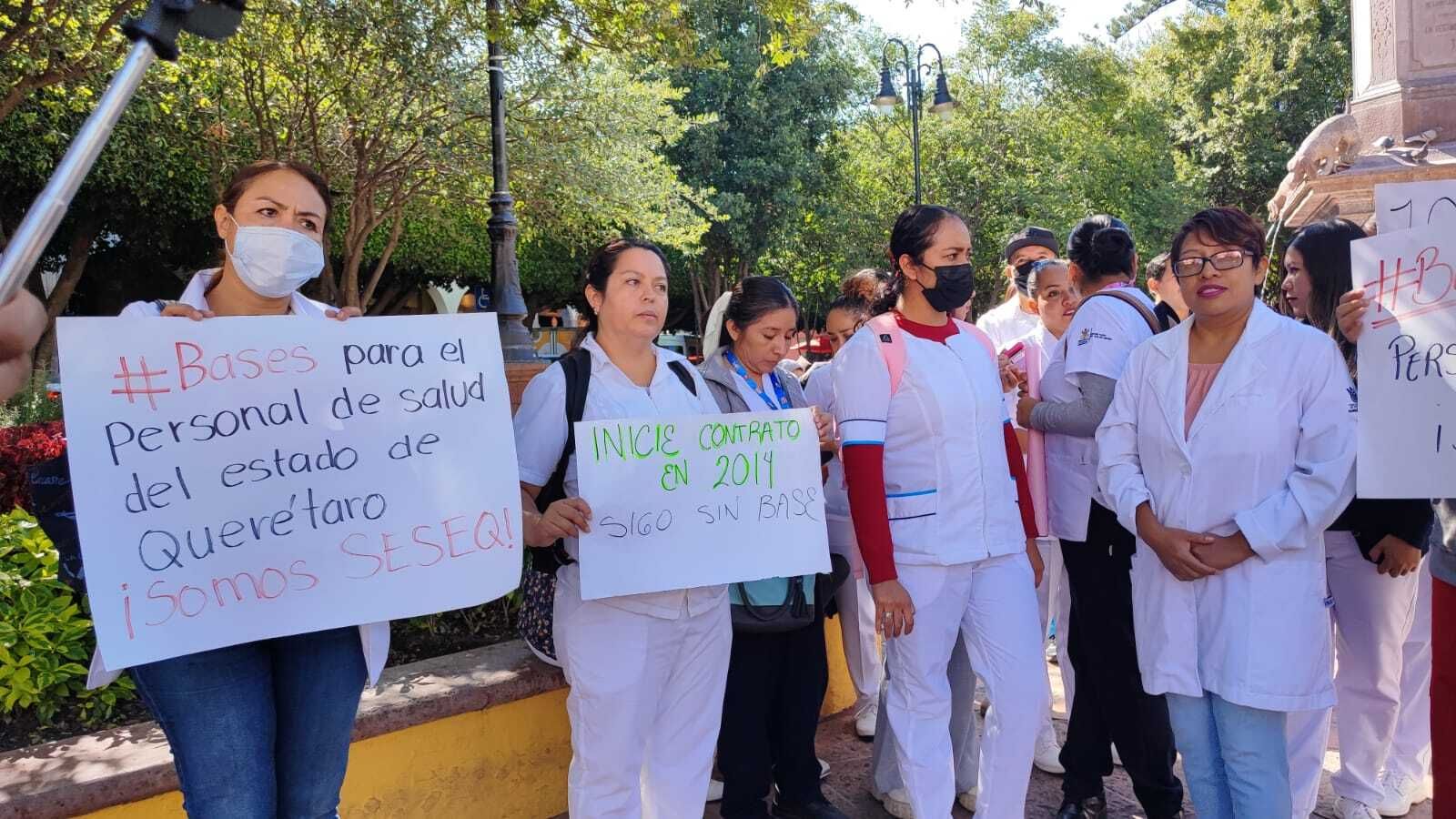 Trabajadores de salud se manifiestan en Plaza de Armas