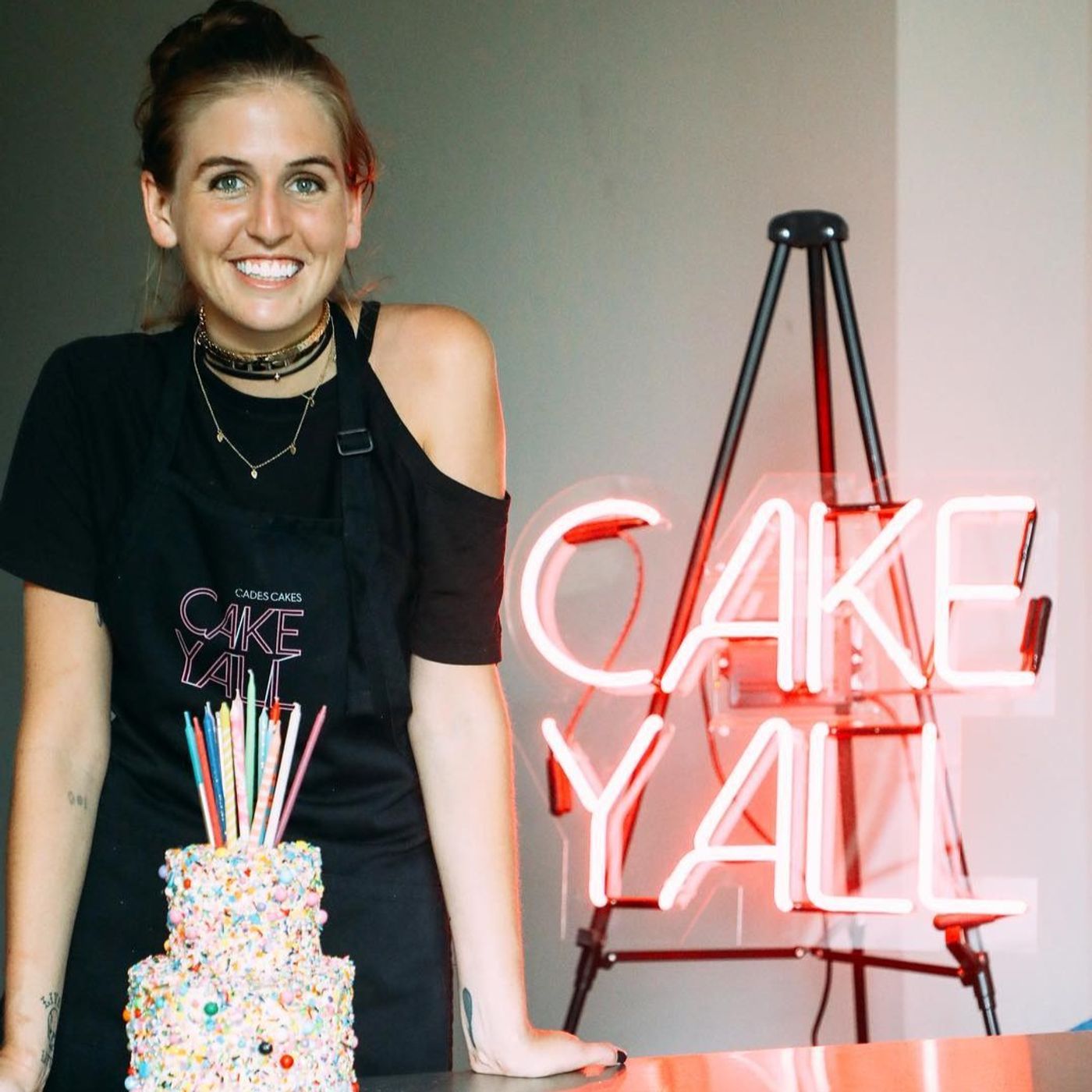 ⁣Making Hyperrealistic Cakes With Sam Cade Of Cades Cakes