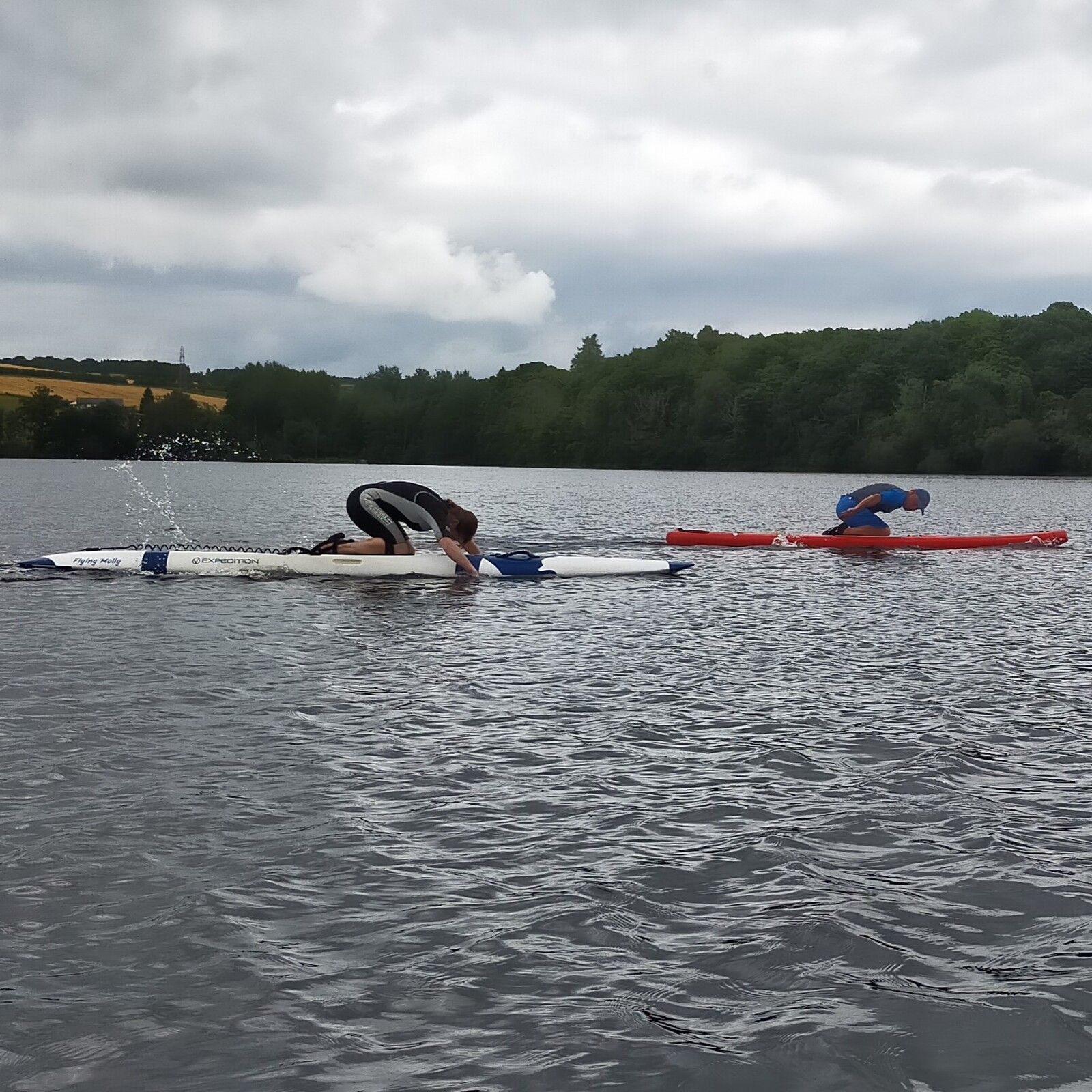 ⁣Blind Adventurer Dean Dunbar teaches Amelia to Proneboard