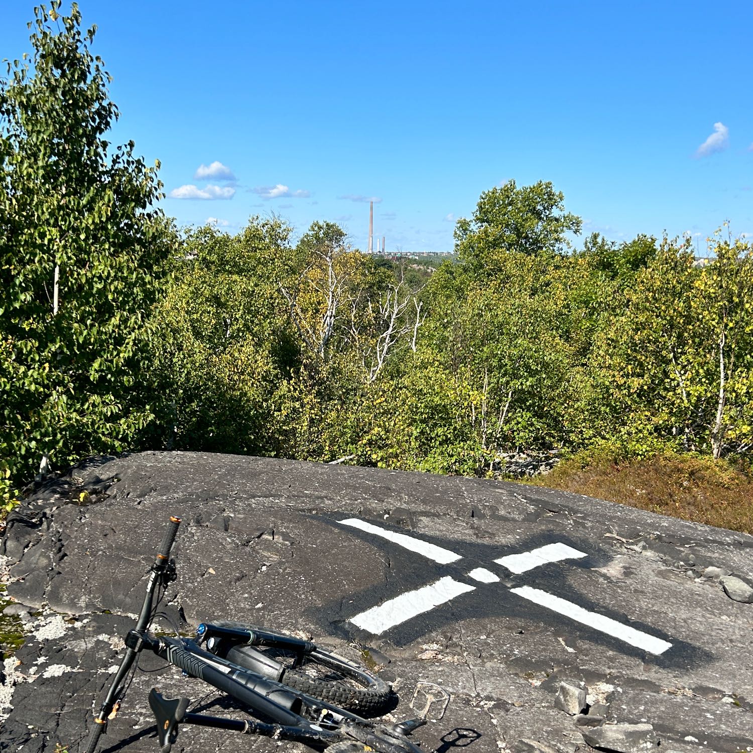 ⁣Lake Laurentian Conservation Area (Sudbury Rocks)